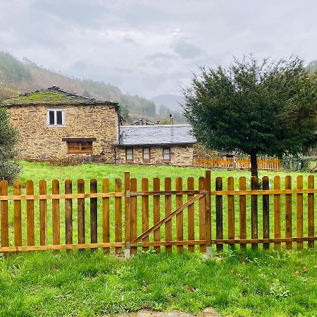 Casas Rurales Tareira En Taramundi Bagian luar foto