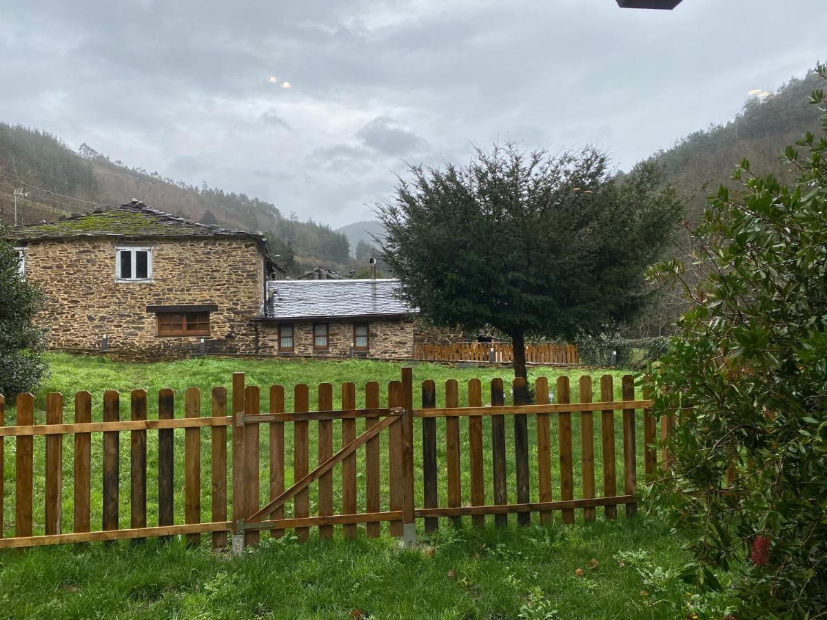 Casas Rurales Tareira En Taramundi Bagian luar foto