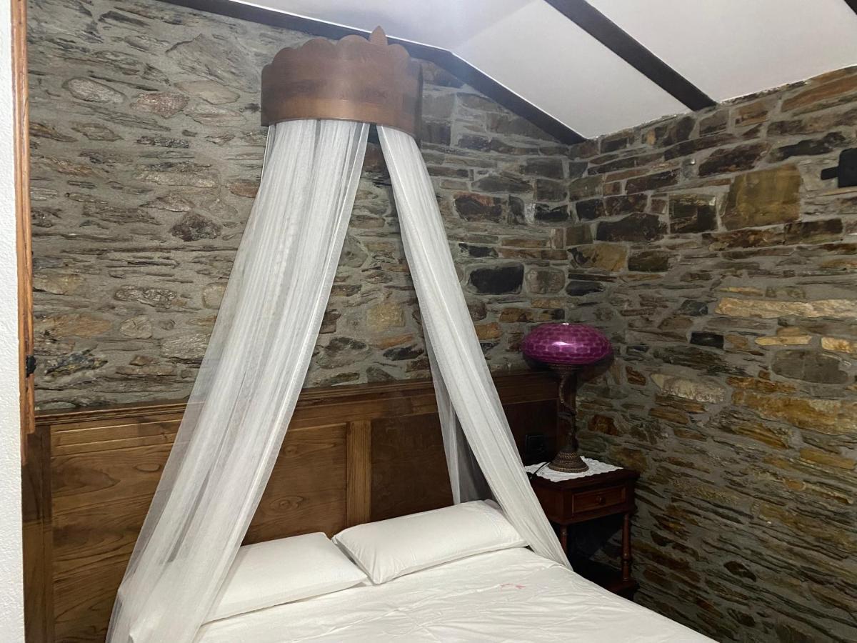 Casas Rurales Tareira En Taramundi Bagian luar foto