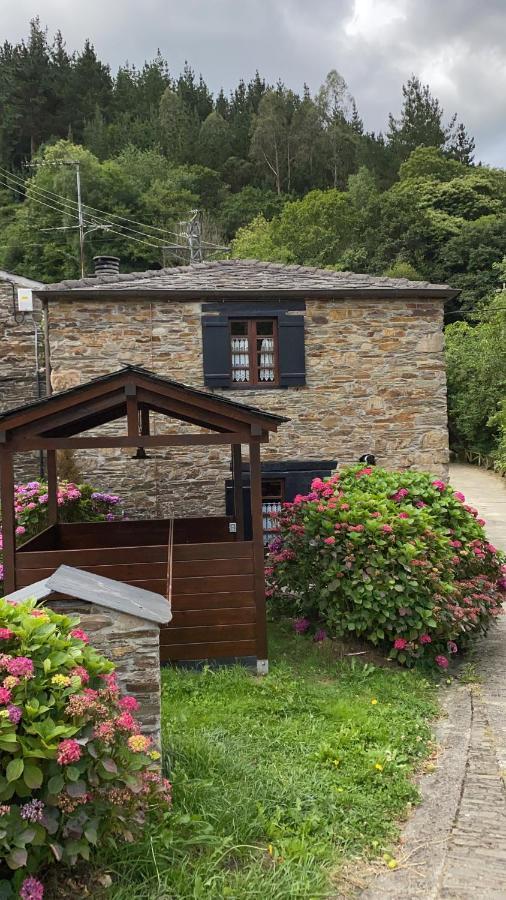 Casas Rurales Tareira En Taramundi Bagian luar foto