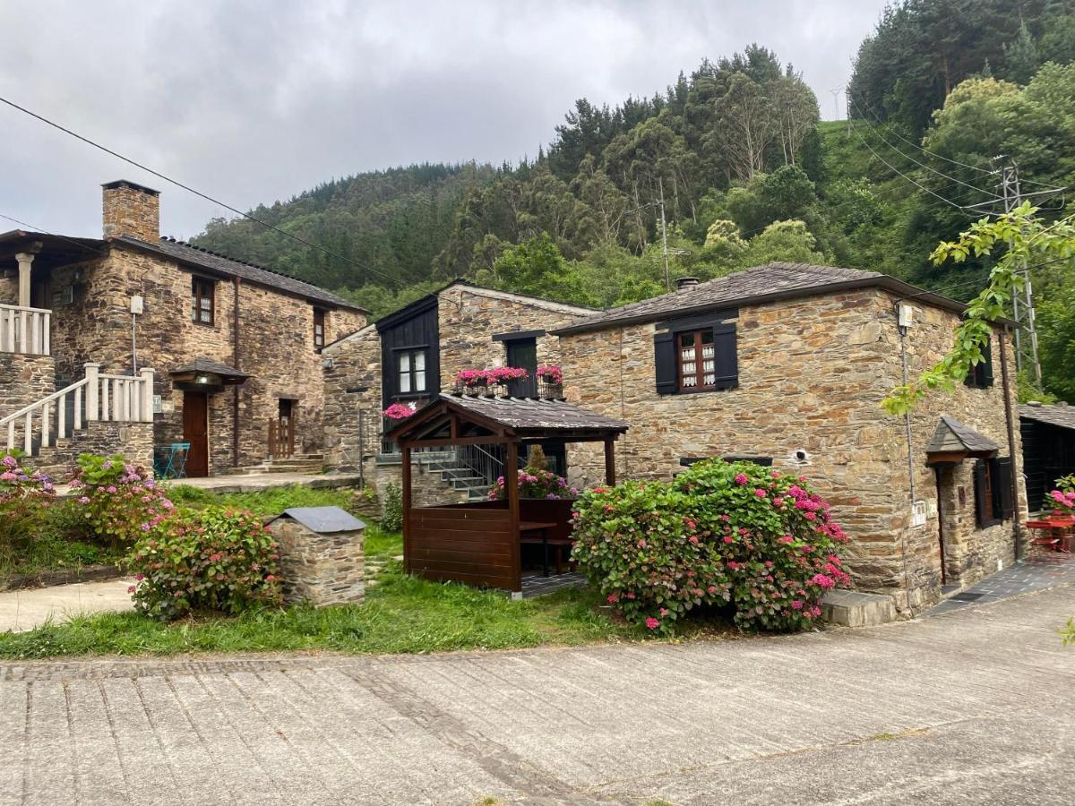 Casas Rurales Tareira En Taramundi Bagian luar foto