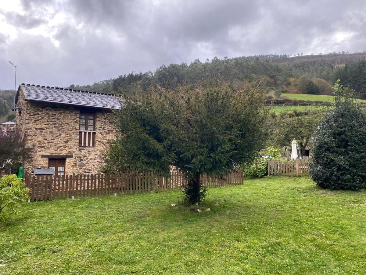 Casas Rurales Tareira En Taramundi Bagian luar foto