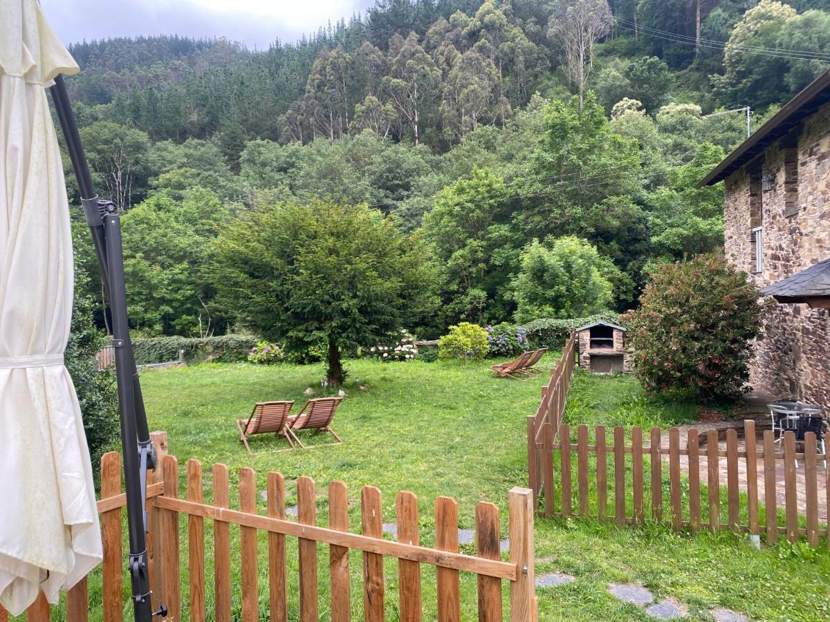 Casas Rurales Tareira En Taramundi Bagian luar foto