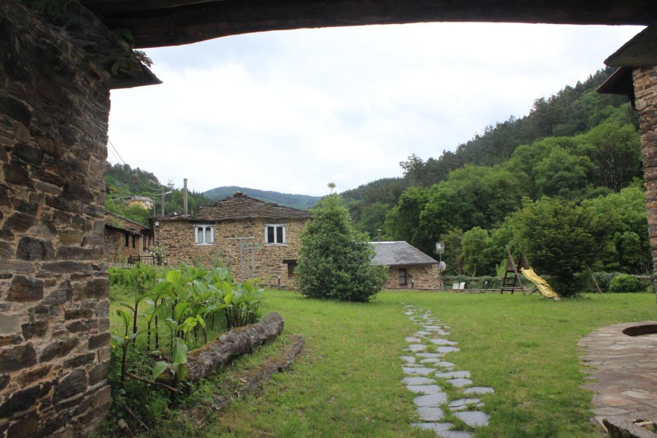 Casas Rurales Tareira En Taramundi Bagian luar foto
